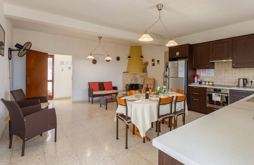 Latchi Villa | Villa Yiangos in Neo Chorio