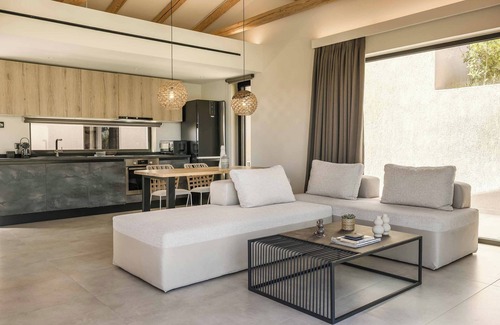 Antipata Villa | Villa Zola - One Bedroom Villa, Sleeps 2