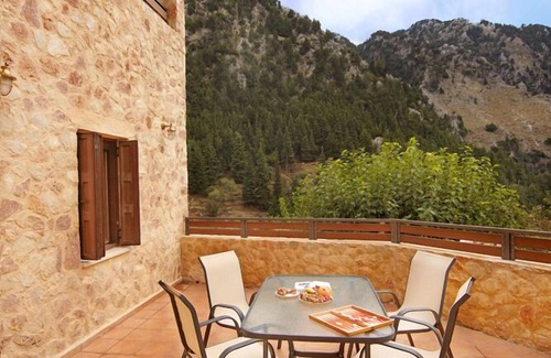 Zourva Apartment | Villa Zourva large one-bedroom apartment