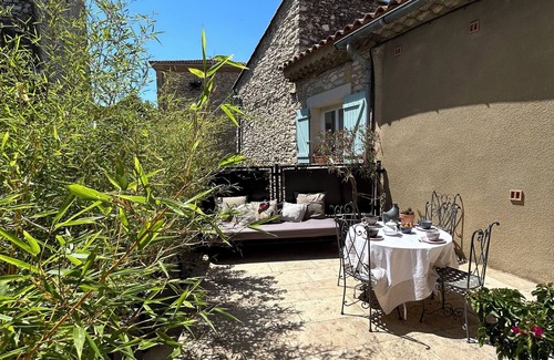 Saint-Laurent-des-Arbres House | Village house medieval village center