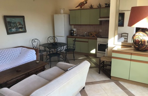 Fayence House | Village apartment, ground floor, garden + view