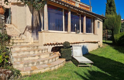 Fayence House | Village apartment, ground floor, garden + view