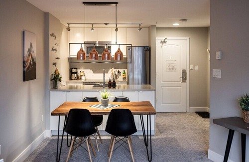 Whistler Condo | Village Center 1BR:Sleeps 4, Balcony & Near Restaurants and Shops!