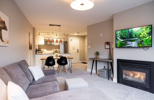 Whistler Condo | Village Center 1BR:Sleeps 4, Balcony & Near Restaurants and Shops!