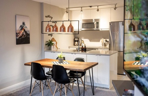 Whistler Condo | Village Center 1BR:Sleeps 4, Balcony & Near Restaurants and Shops!