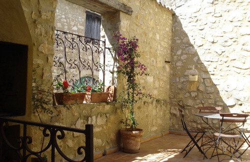 Roquefort-des-Corbieres House | Village house near the Mediterranean open onto its patio terrace.