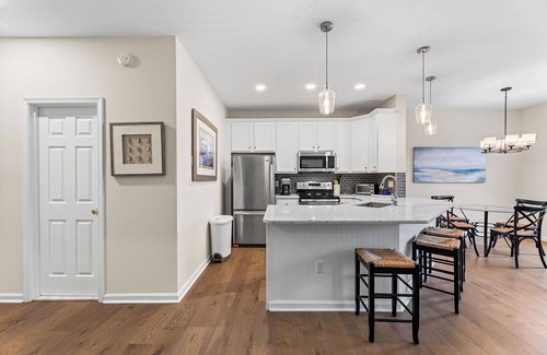 Ocean View House | Village Green Dr 13 Townhouse