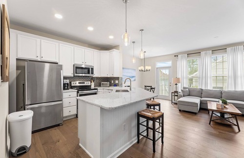 Ocean View House | Village Green Dr 13 Townhouse