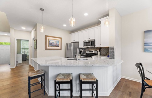 Ocean View House | Village Green Dr 13 Townhouse