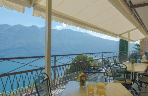 Arias Hotel | Village Hotel Lucia