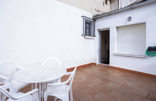 Viguera House | Village house with picnic area and fireplace.