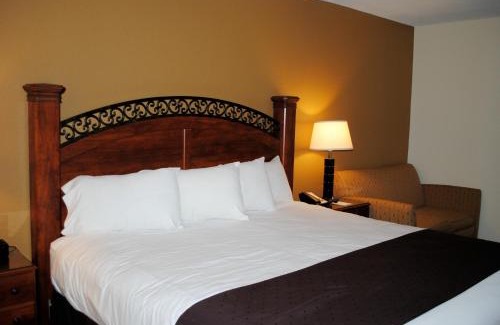 Clemmons Hotel | Village Inn Clemmons-Winston Salem, Trademark by Wyndham