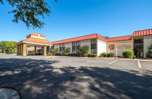 Clemmons Hotel | Village Inn Clemmons-Winston Salem, Trademark by Wyndham