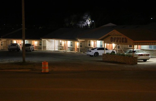 Ada Hotel | village inn