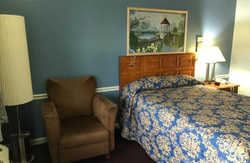 Nelson Hotel | Village Inn