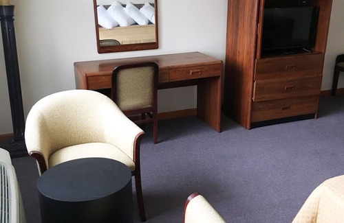 Ellenville Hotel | Village Motel