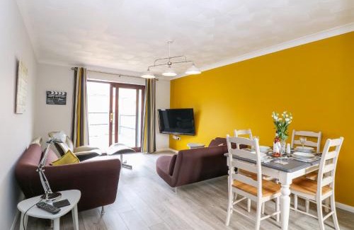 Littleport House | Village Retreat