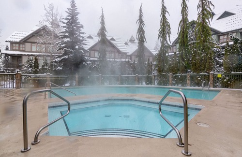Village North House | Village Star Luxury - Hot tub, Pool & Free Parking