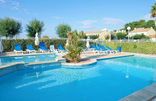Meze RV Rental | Village Thalassa - Gîte en rez-de-jardin