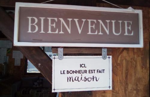 Montilliers House | " village tonneaux de tirpoil "