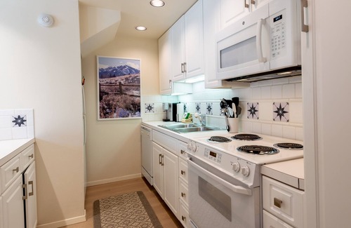 Elkhorn Condo | Villager Condo 1207 - Close to Dollar Mountain & Sun Valley Resort Pool