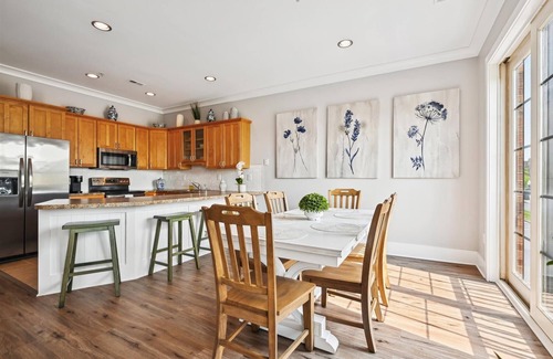 Villages of Five Points Condo | VILLAGES OF FIVE POINTS! COMMUNITY POOL! LINENS INCLUDED!