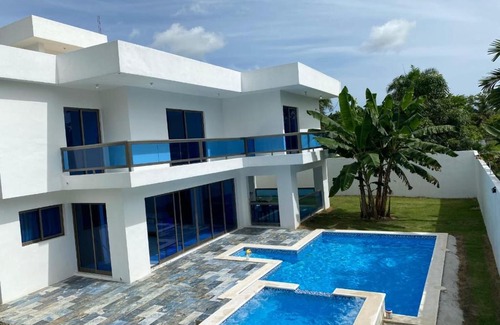 Cevicos Villa | VillaGuerra-Piscina-Billar-BBQ-WiFi-Cozy-3Br-5Bds-7Pax