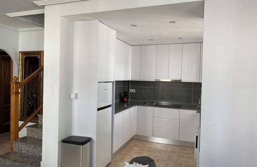Orihuela Costa Villa | Villamartin Villa with Private Pool. 2 Min walk to Plaza. Lots of outdoor space.