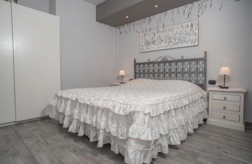 Paruzzaro House | Villarosybeb