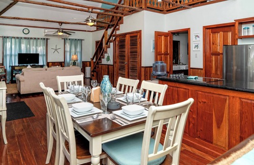 San Pedro Villa | Villas De Isla Bonita