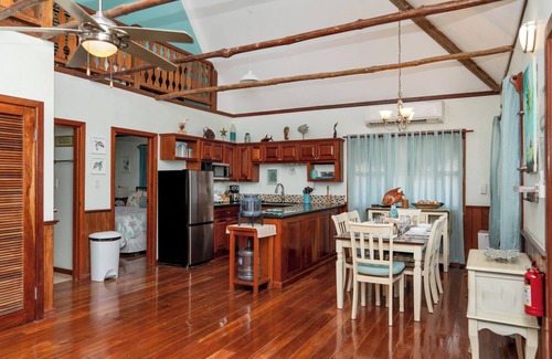 San Pedro Villa | Villas De Isla Bonita