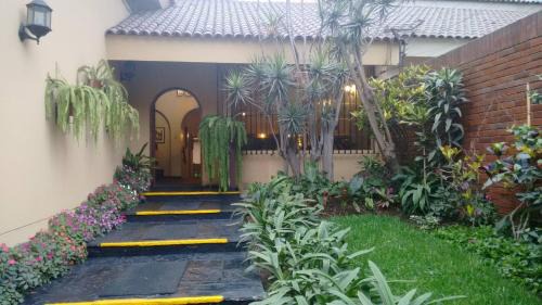 Santiago de Surco Bed & Breakfast | Villas Del Sol Bed & Breakfast