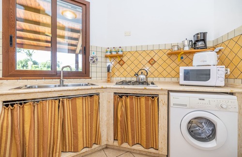 Piana Calzata Villa | VILLECEFALU. English lawn. 2 kitchens, 3 bedrooms, 3 bathrooms, veranda