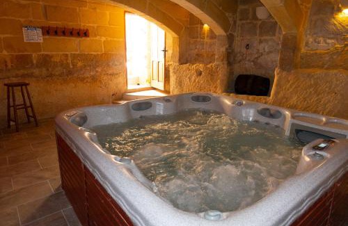 Munxar House | Villeleynah Holiday Home