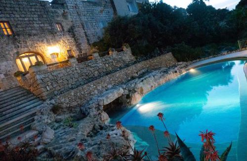 Munxar House | Villeleynah Holiday Home