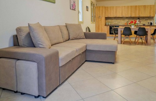 Cava dʼAliga Villa | Villetta Bianca - Three Bedroom Villa, Sleeps 8