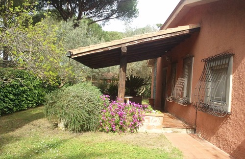 Giannella House | Villetta in the green near beach Renovated villa with garden 350 square meters quiet comfortable in the green of nature 200 meters from the beach of Giannella.