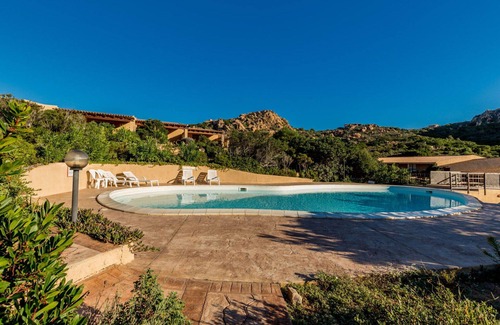 Costa Paradiso Villa | Villetta Orchidea: professional sanitization and wonderful shared pool