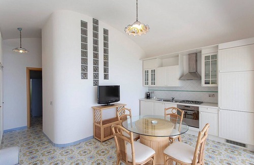 Conca dei Marini House | Villino Cara: A welcoming townhouse which faces the sun and the sea, with Free WI-FI.