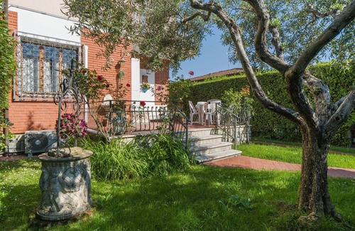 Marina di Pietrasanta House | Villino Viola by Interhome