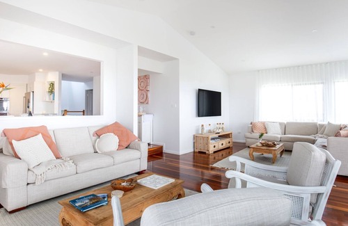 Vincentia House | Vincentia Views by Latitude South Coast