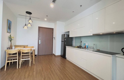 Tu Liem Apartment | VincomPlaza Vinhome Skylake 2BR