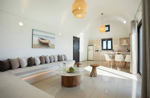 Kamari Villa | Vinebranch Villa with Private Pool