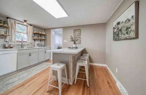 St. James House | Vineyard Ridge Farmhousen