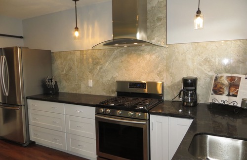 Fallbrook Apartment | Vineyard View with King Bed - 50% off Monthly Rates