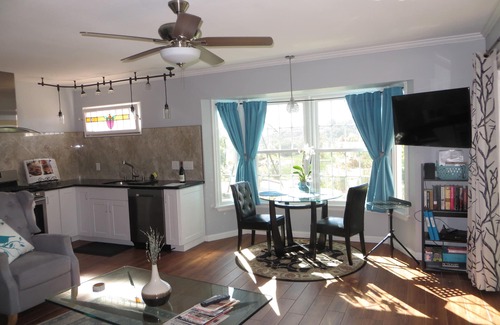 Fallbrook Apartment | Vineyard View with King Bed - 50% off Monthly Rates