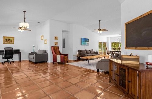 Deltona Lakes Villa | Vineyard & Winery Stay! nOsteen/Deltona Florida