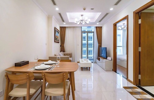 Hang Xanh Apartment | Vinhomes Central Park Landmark Apartments