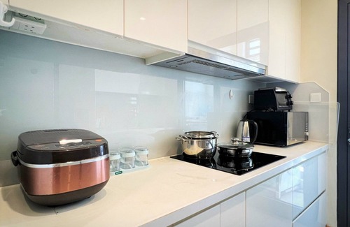 Dich Vong Hau Apartment | Vinhomes Skylake Apartment City View