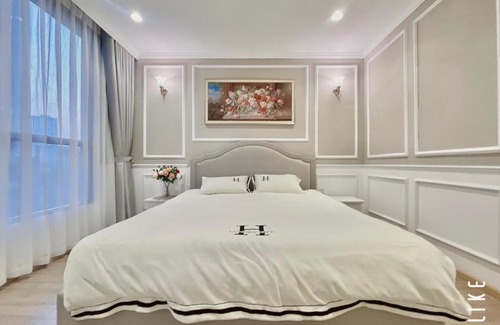 Hai Ba Trung Apartment | Vinhomes Times city - Blissful Homestays